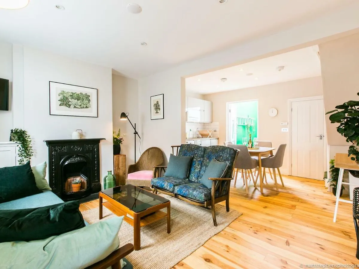 Exquisite 3Bdr Botanical Oasis In Central Brighton United Kingdom