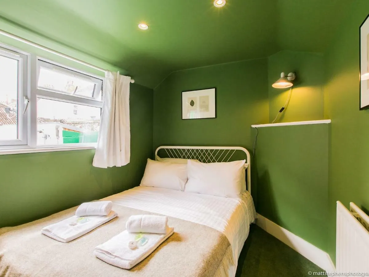 Exquisite 3Bdr Botanical Oasis In Central Brighton Holiday home