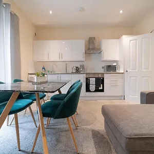 Luxury 3 Bedroom Near Brighton