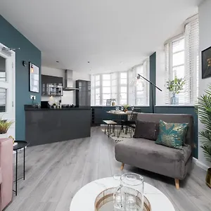 Bright & Spacious City Centre Apartment - 1-Bed Brighton