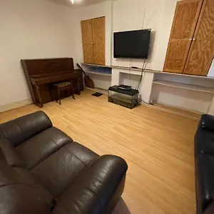 Elmdene Road - Large Homestay London