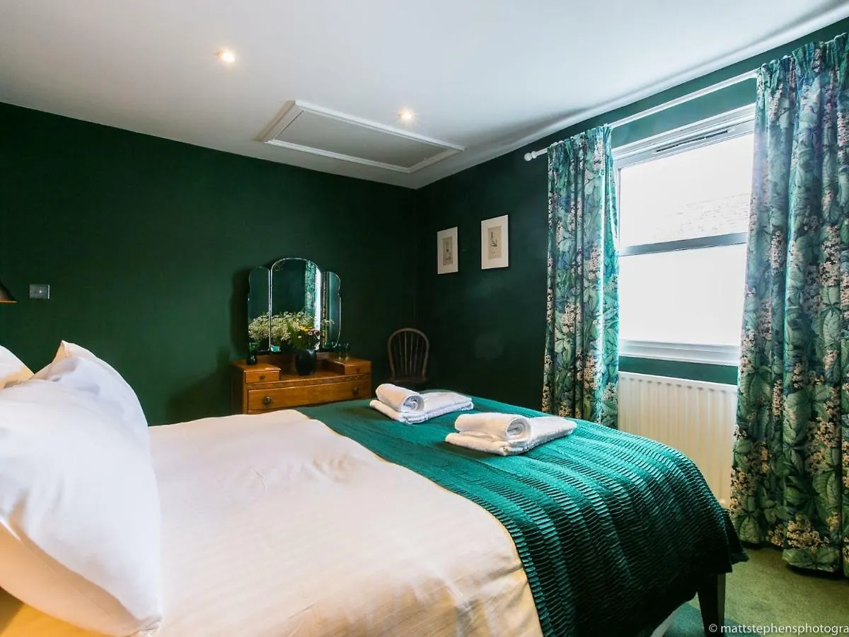 Exquisite 3Bdr Botanical Oasis In Central Brighton Holiday home