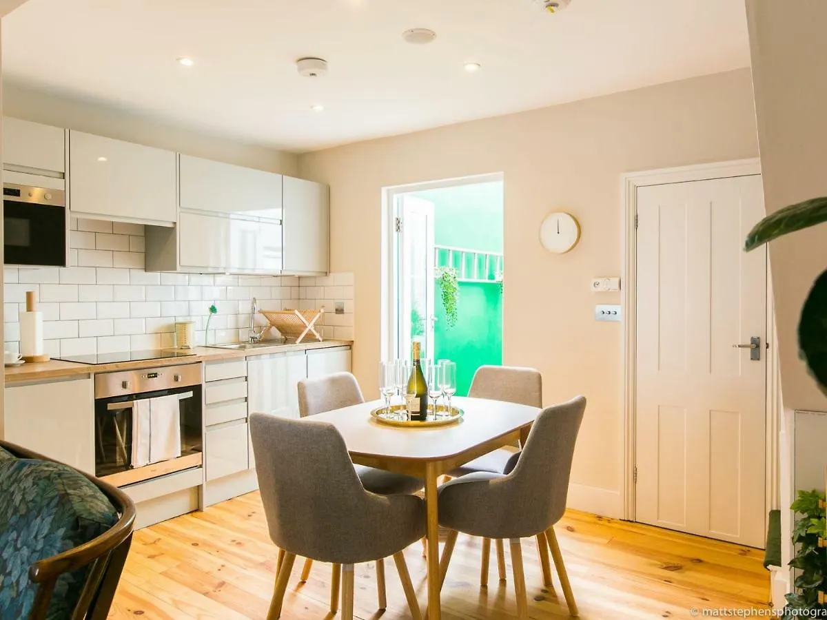 Holiday home Exquisite 3Bdr Botanical Oasis In Central Brighton United Kingdom